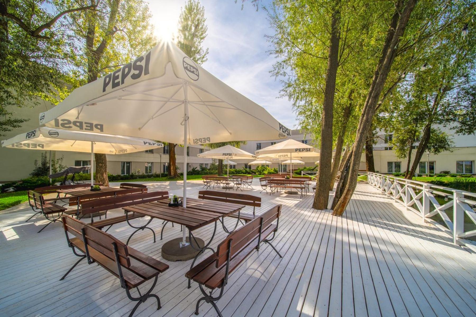 Green Garden Hotel Raszyn Extérieur photo